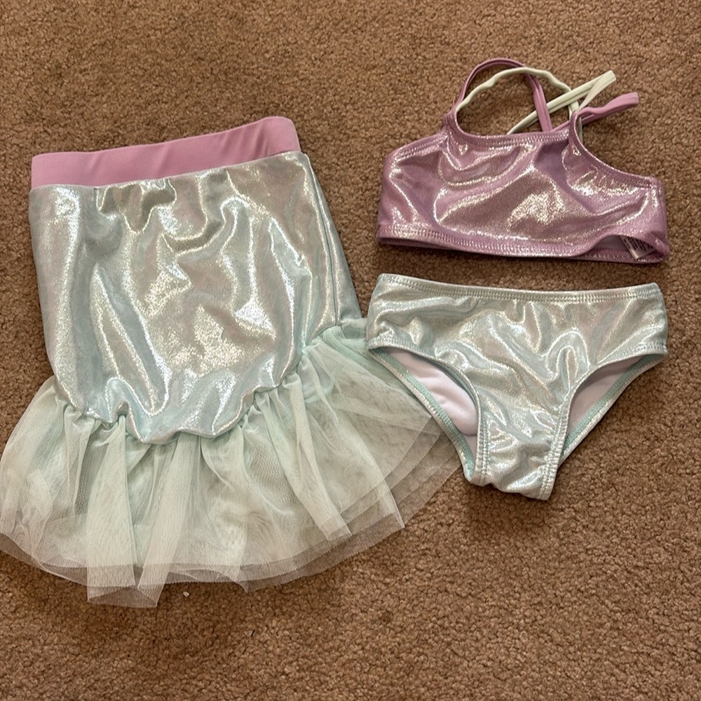 12m baby girl bikini (NEVER WORN)